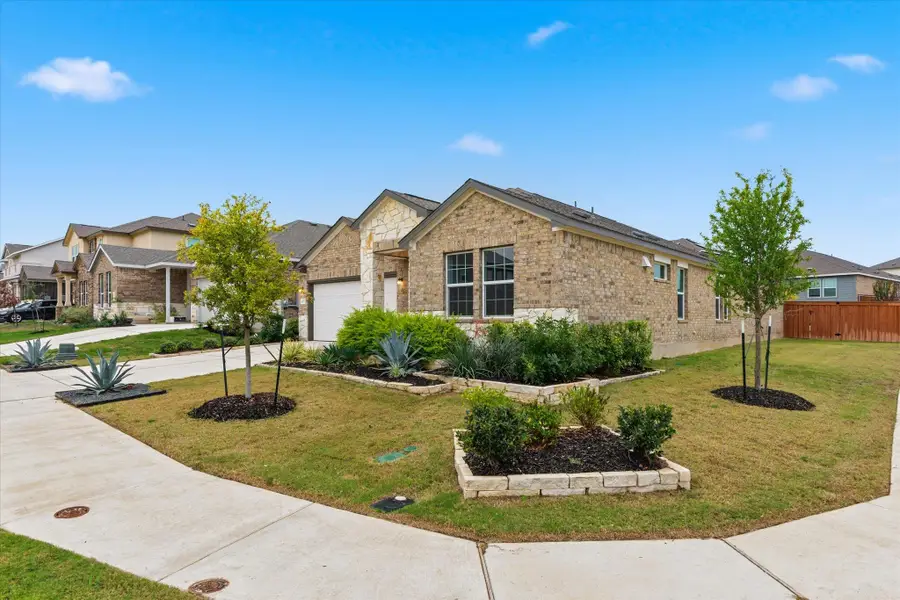100 Greystone Ct, Marble Falls, TX 78654 - Image #2