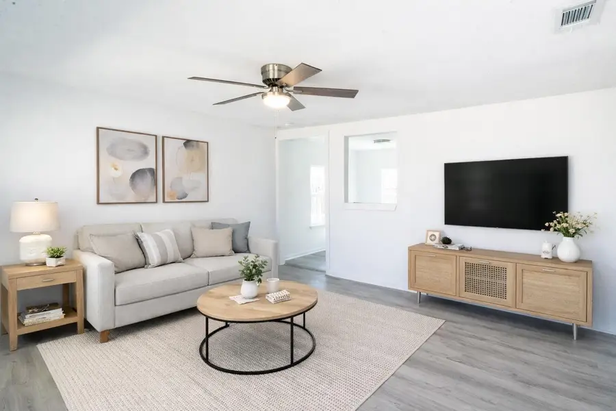 702 N 2nd St, Copperas Cove, TX 76522 - #2