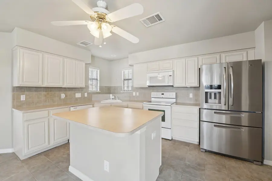 7605 Sleepy Hollow Ln, Lago Vista, TX 78645 - Image #3