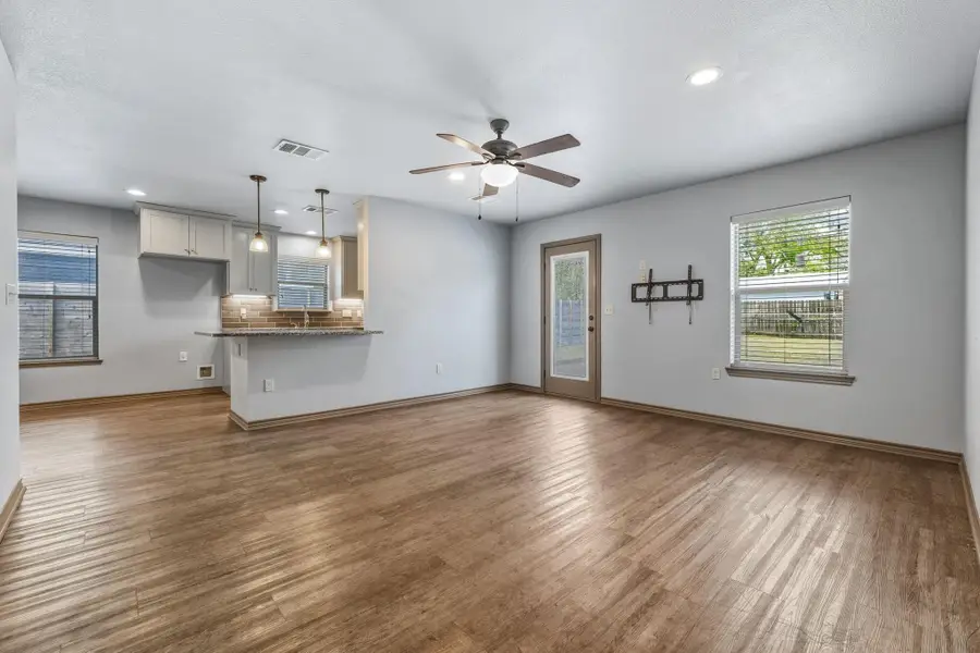 1812 Forestglade Dr, Austin, TX 78745 - #3