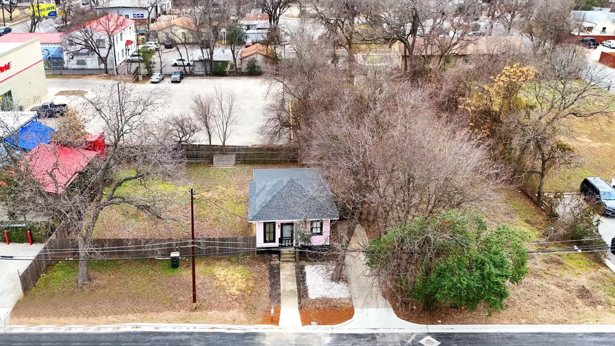 117 W Grove St, San Marcos, TX 78666 - Image #1