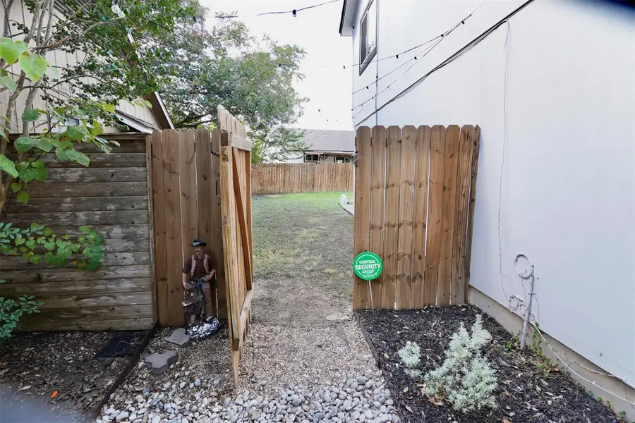 2106 Bluebonnet Dr, Round Rock, TX 78664 - Image #3