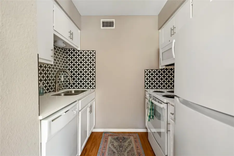 5215 Saint Georges Grn #B, Austin, TX 78745 - #3