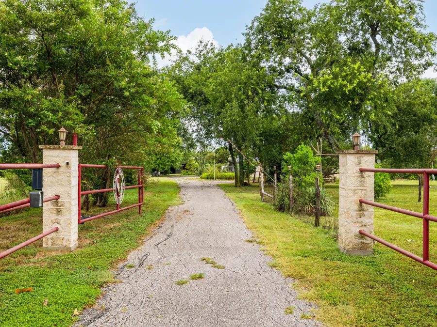 250 County Rd. 323, Bartlett, TX 76511 - Image #3