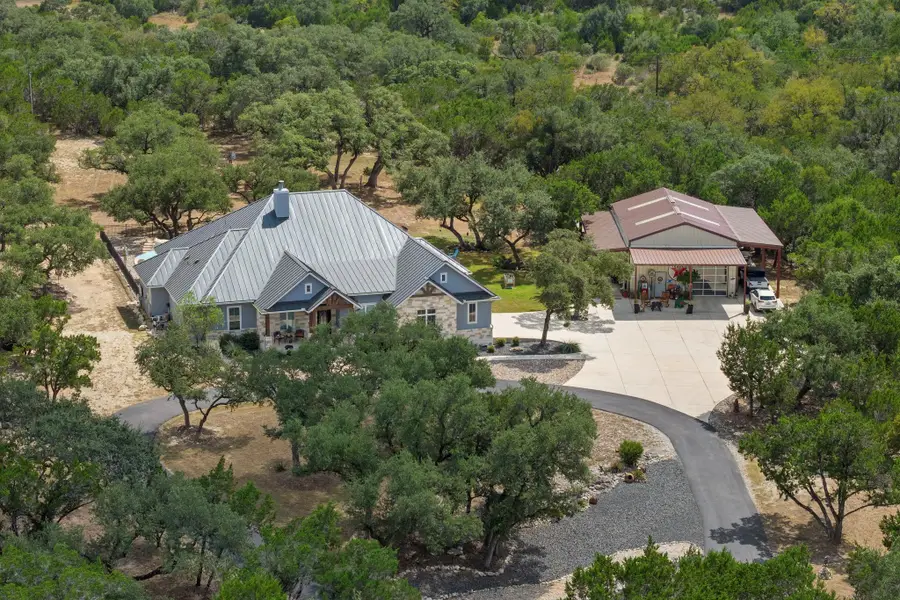 864 Coyote Ridge Dr, Spring Branch, TX 78070 - Image #3