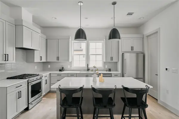 2209 Woodland Ave #201, Austin, TX 78741