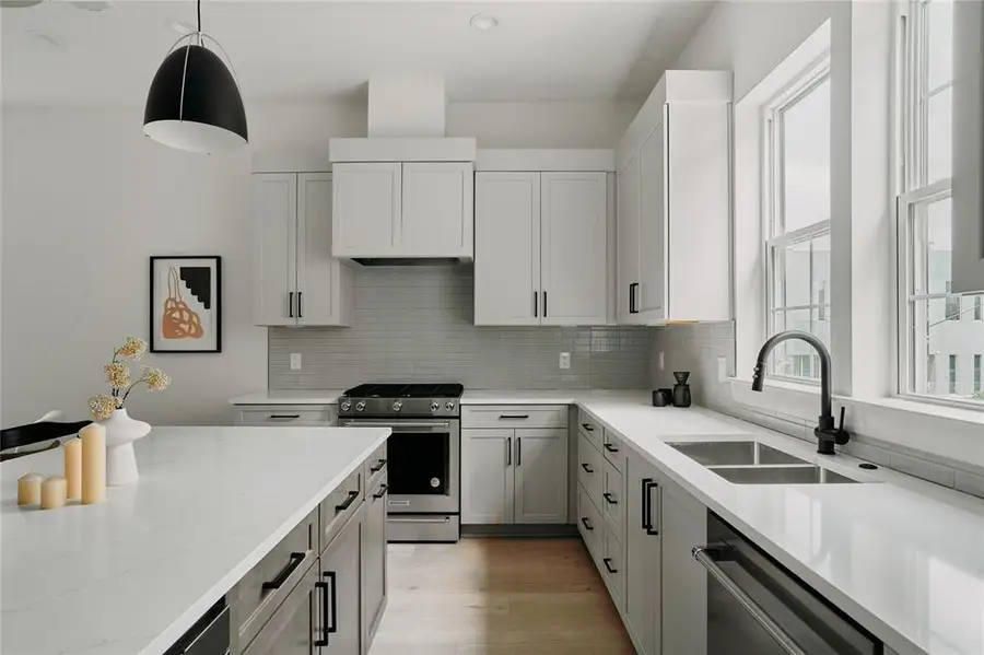 2209 Woodland Ave #201, Austin, TX 78741 - #2