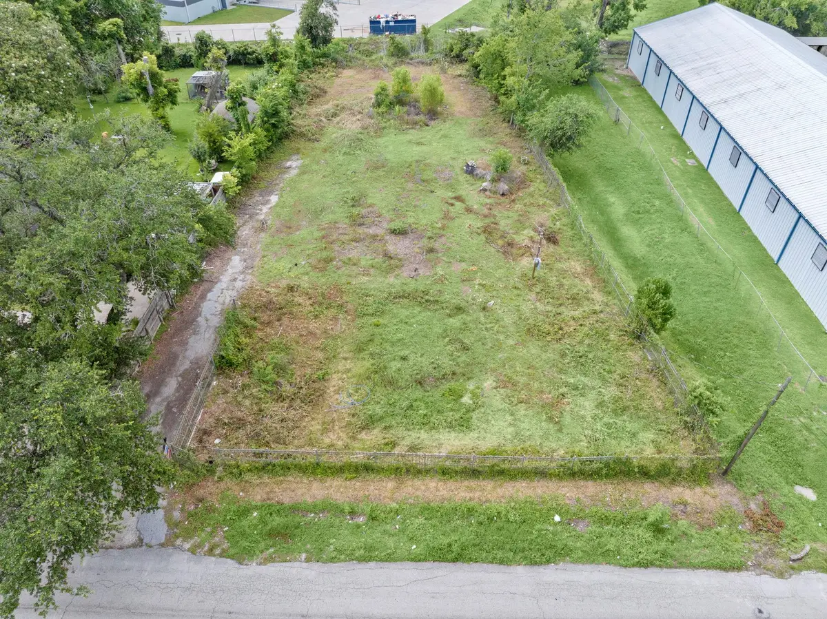 345 Delz St, Houston, TX 77018 - #1