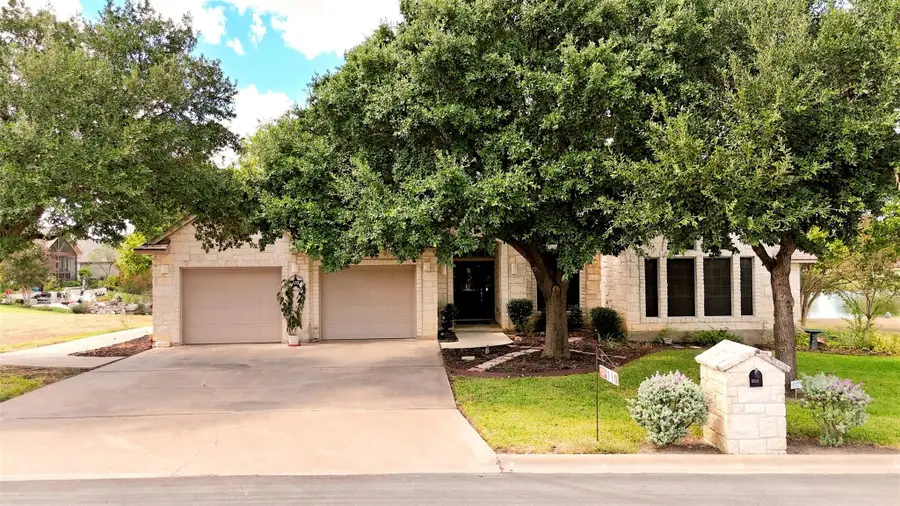 110 Dog Leg St, Meadowlakes, TX 78654 - #2