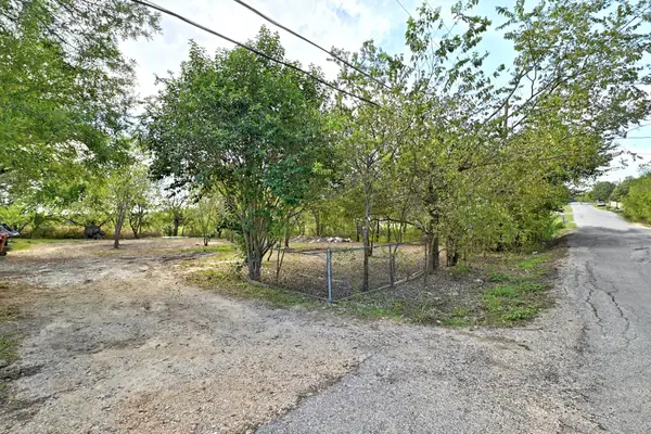 202 Quail Run, Buda, TX 78610