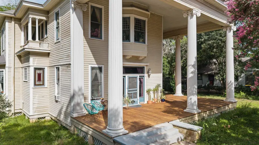 124 N Hamilton St, Gonzales, TX 78629 - Image #2