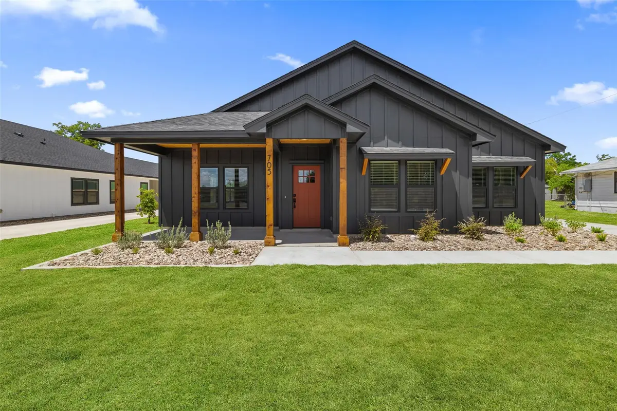 705 Sloan St, Taylor, TX 76574 - Image #1