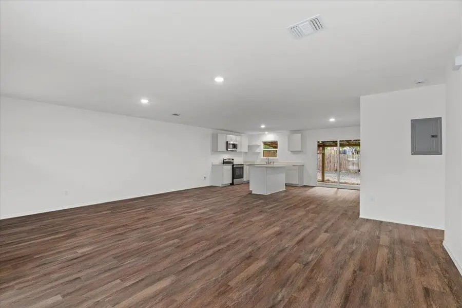 5307 Village Trl, Austin, TX 78744 - #2