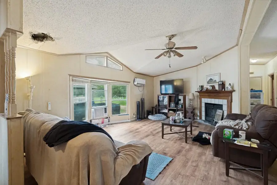 319 Green Oaks Dr, Bastrop, TX 78602 - #3