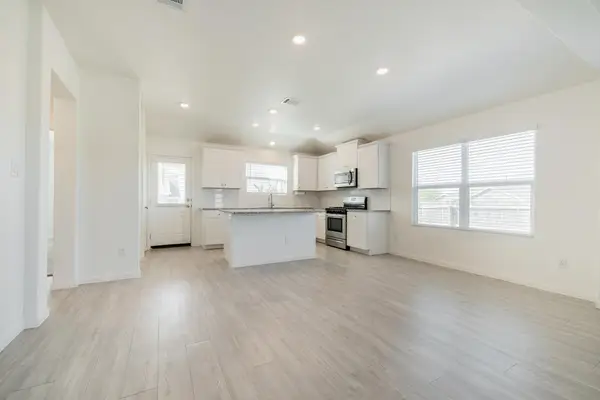 1949 Redstart, New Braunfels, TX 78130