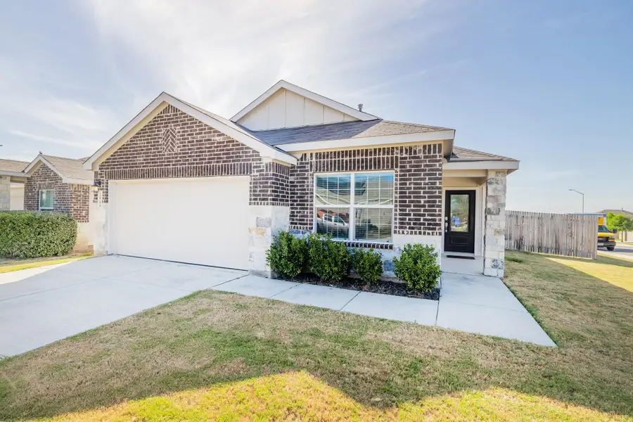 1949 Redstart, New Braunfels, TX 78130 - #2