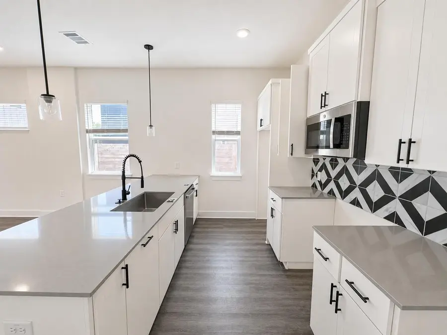 1106 Begonia Ter #2, Austin, TX 78741 - #3