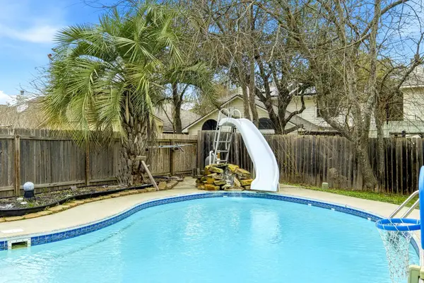 8422 Priest River Dr, Round Rock, TX 78681