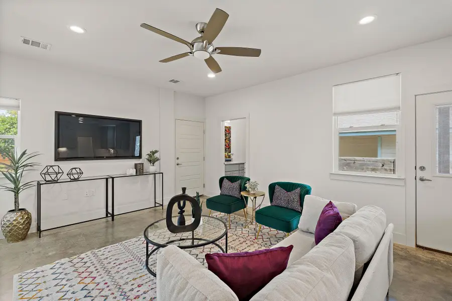 7301 Providence Ave #A, Austin, TX 78752 - Image #3