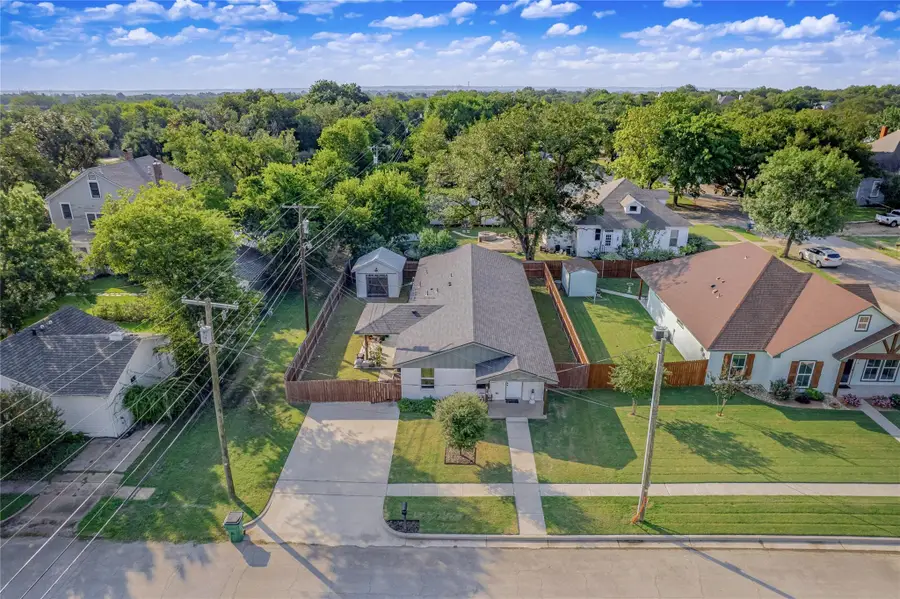 614 W 3rd St, McGregor, TX 76657 - Image #3