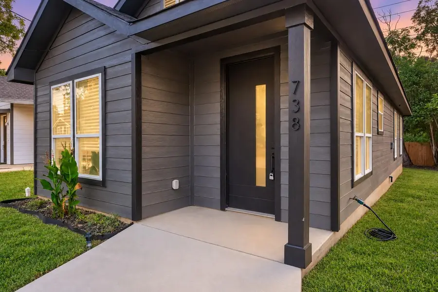 738 Chihuahua St, Lockhart, TX 78644 - #3