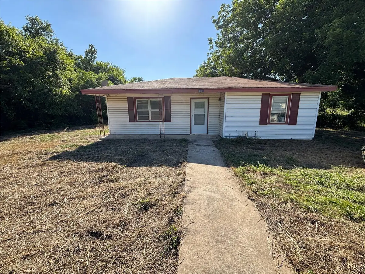 321 N Front St, Holland, TX 76534 - #1
