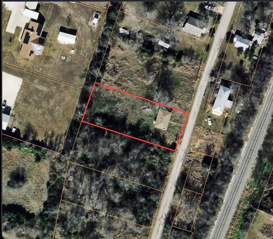 321 N Front St, Holland, TX 76534 - #2