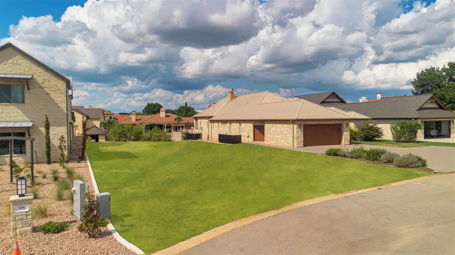 100 Wennmohs Pl, Horseshoe Bay, TX 78657 - #2