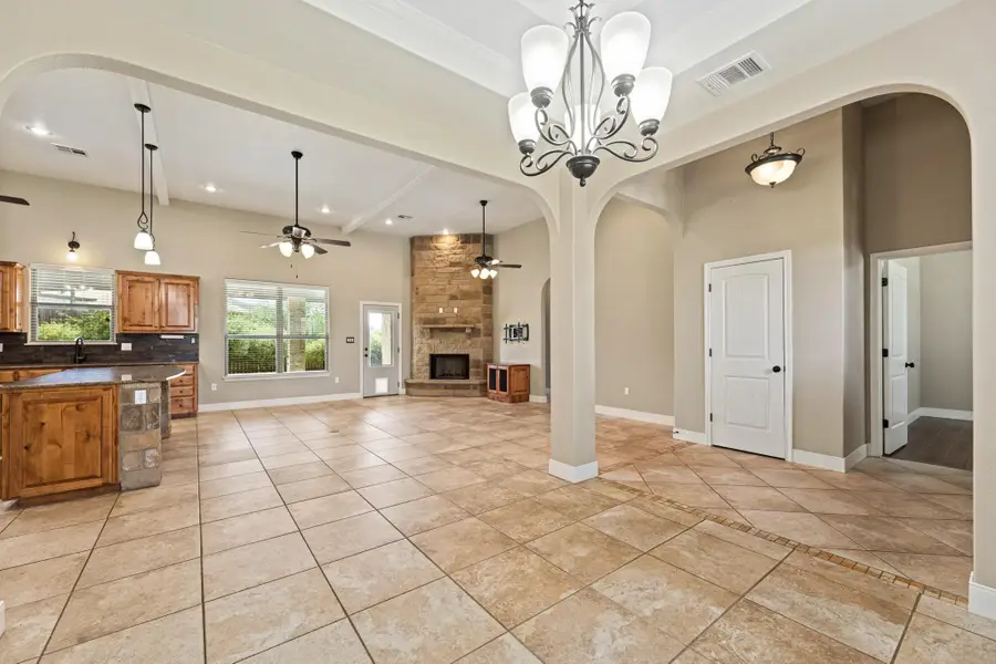 608 Jake Dr, Jarrell, TX 76537 - #2