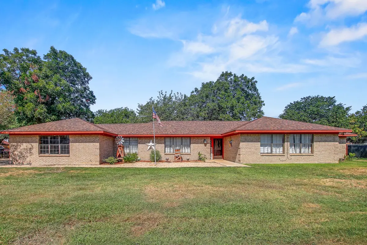 105 Frederick Ln, Thorndale, TX 76577 - Image #1