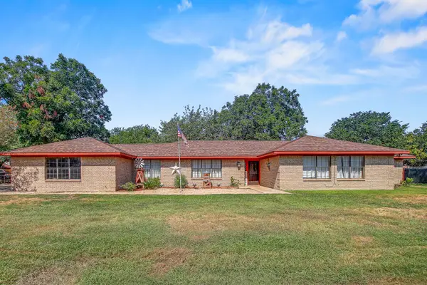 105 Frederick Ln, Thorndale, TX 76577