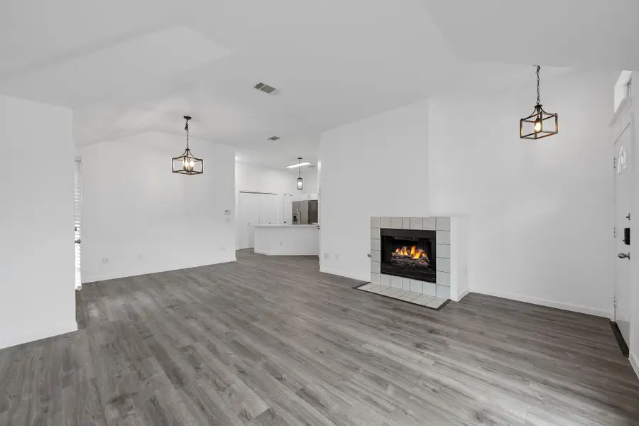 8112 Nairn Dr, Austin, TX 78749 - Image #3