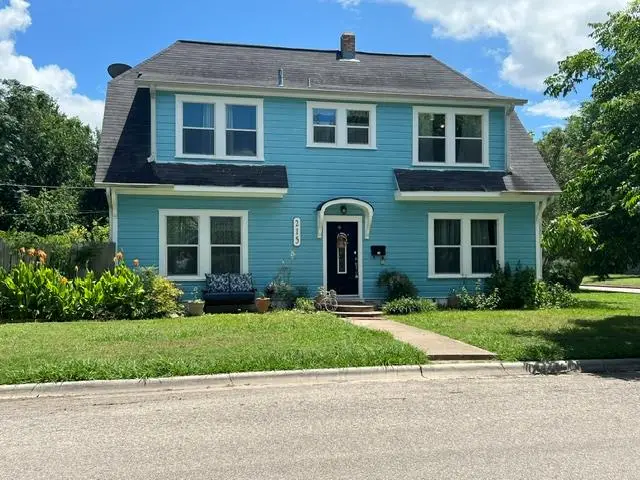 215 W 7th St, Taylor, TX 76574 - #1