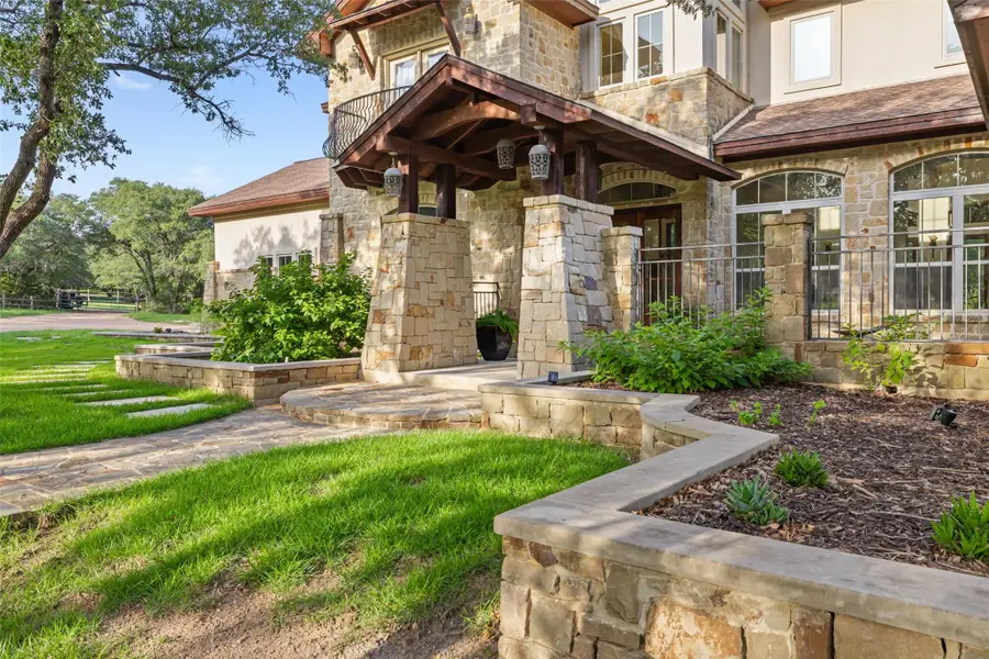 23923 Tres Coronas Dr, Spicewood, TX 78669 - Image #2