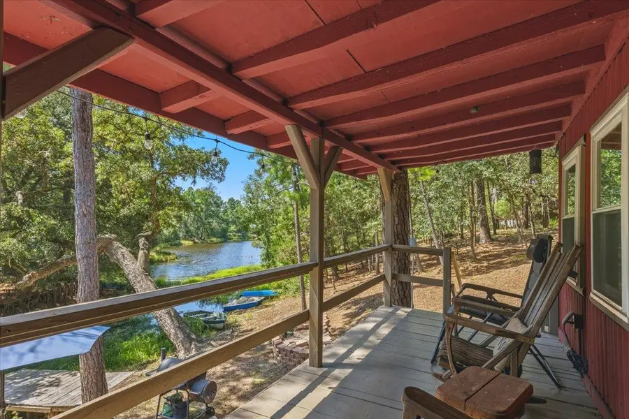 463 Clear Lake Dr, La Grange, TX 78945 - #2