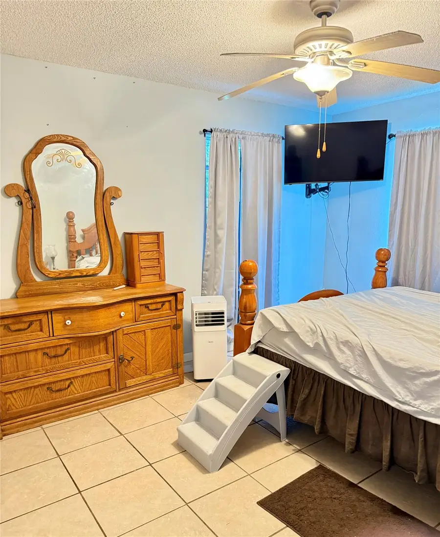 2203 Post Oak Rd, Rockdale, TX 76567 - Image #3