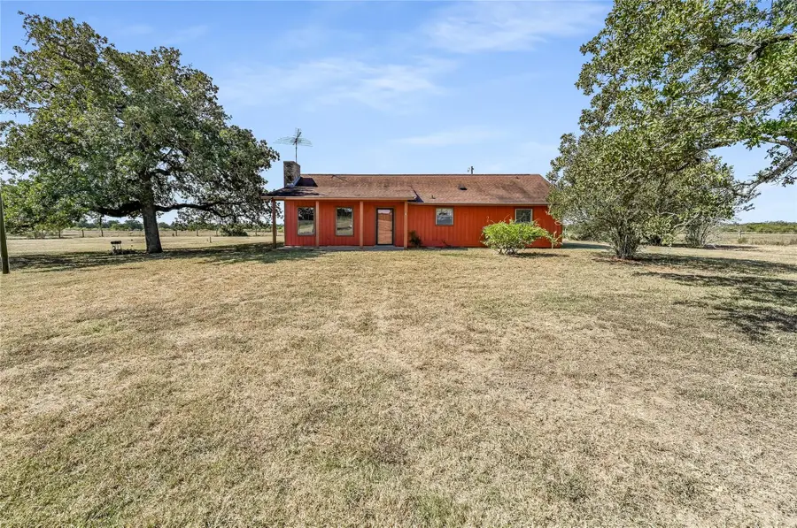 5637 Jeddo Rd, Waelder, TX 78959 - Image #3