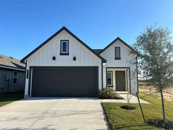 310 Randall Pl, Rockdale, TX 76567