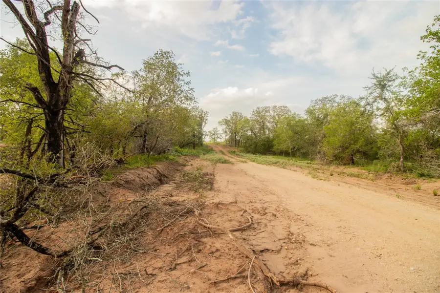 760 Dowdy Rd, Seguin, TX 78155 - Image #2