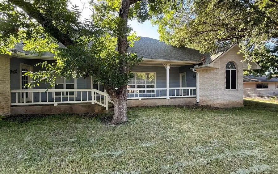 266 Quail St, Meadowlakes, TX 78654 - #2