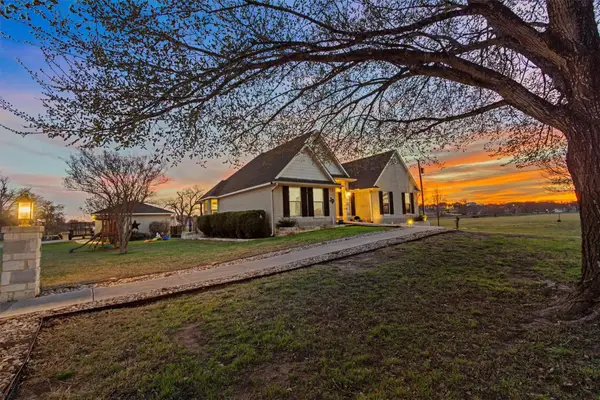 316 Brushy Creek Trl, Hutto, TX 78634