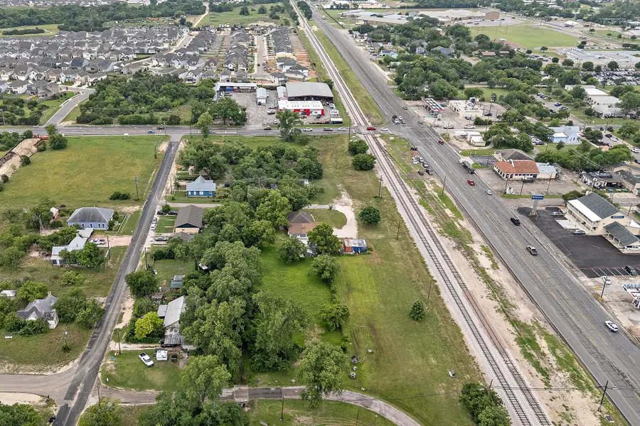 103 E Willis St, Leander, TX 78641 - #3