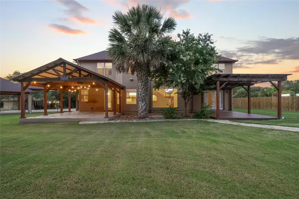 17 Horseshoe Ct, New Braunfels, TX 78132