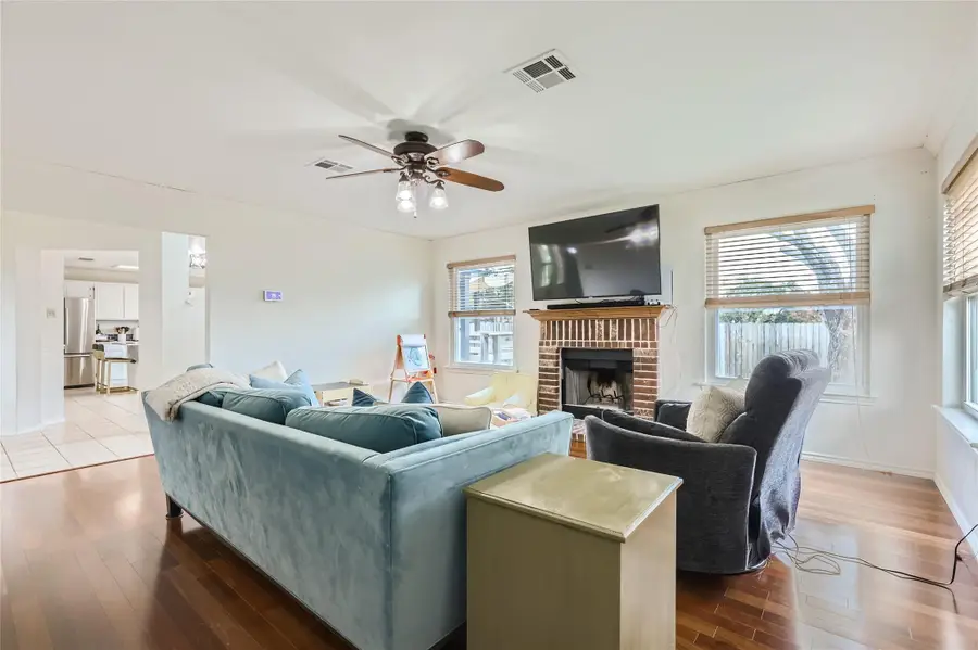 500 Hawthorne Ln, Round Rock, TX 78664 - #2