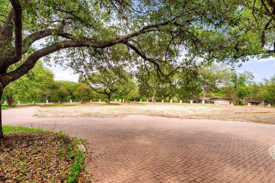 3917 Balcones Dr, Austin, TX 78731 - Image #3
