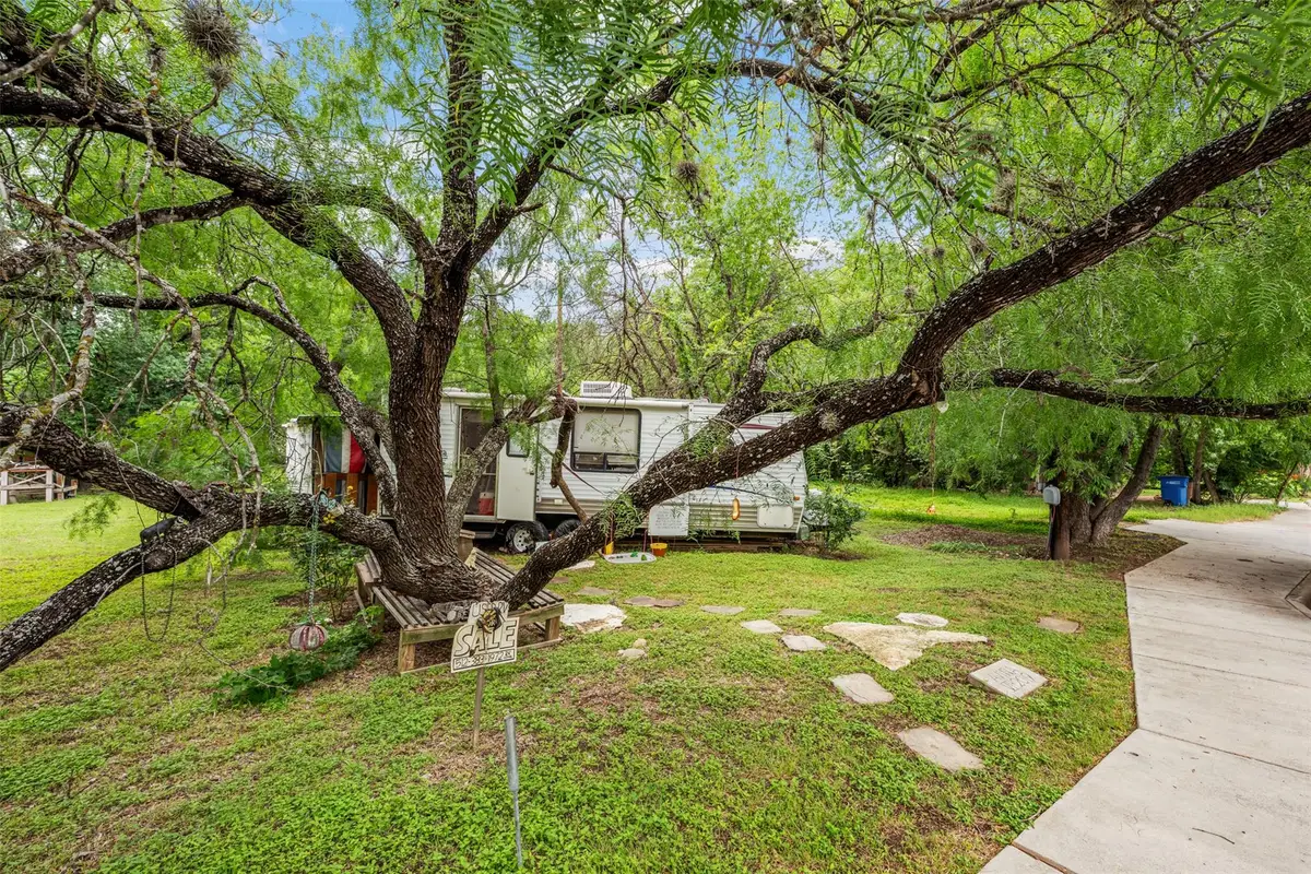 1132 Eleanor St, Austin, TX 78721 - #1