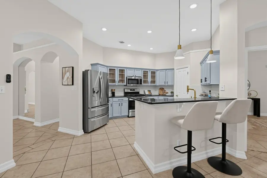 6610 Debcoe Dr, Austin, TX 78749 - #2