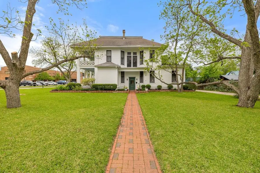 819 Hackberry St, Taylor, TX 76574 - #3