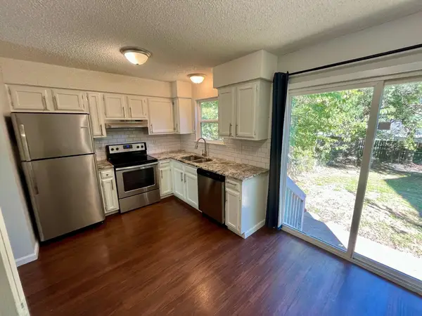 122 Hillside Dr, Elgin, TX 78621
