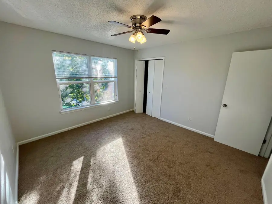122 Hillside Dr, Elgin, TX 78621 - #3